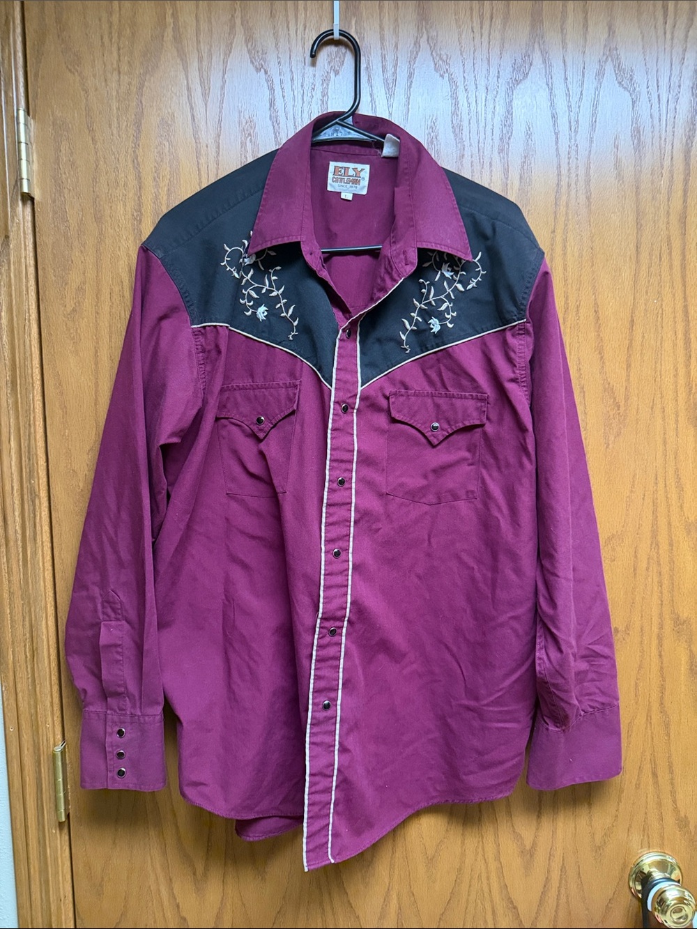 Ely Cattleman maroon Western Shirt with Black Yoke